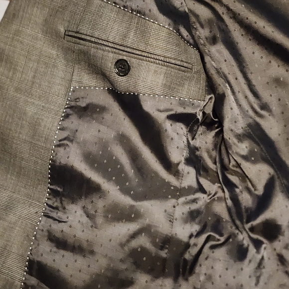 Express Men's Suit - Picture 9 of 11